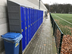 Kleiderschrank aus Kunststoff mit einer Tür