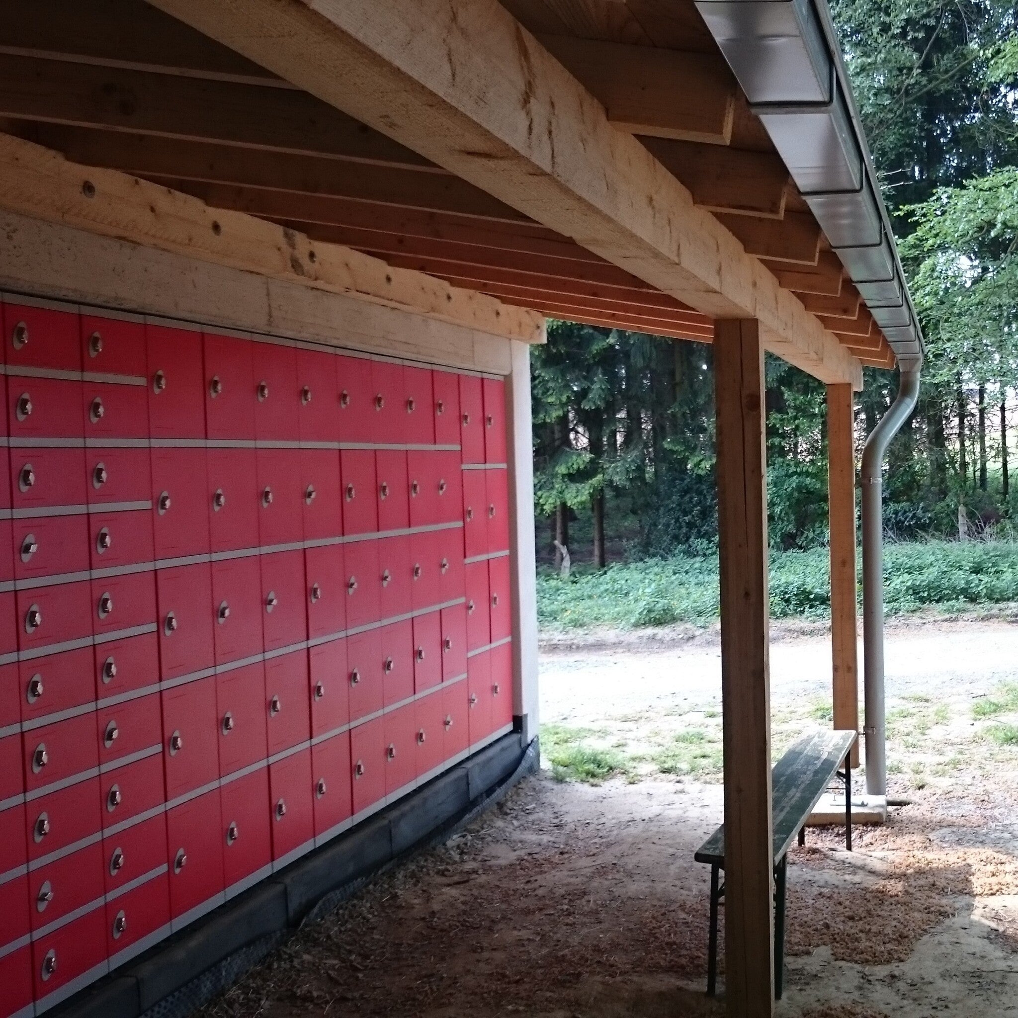 Kunststoffspind – Vier Türen
